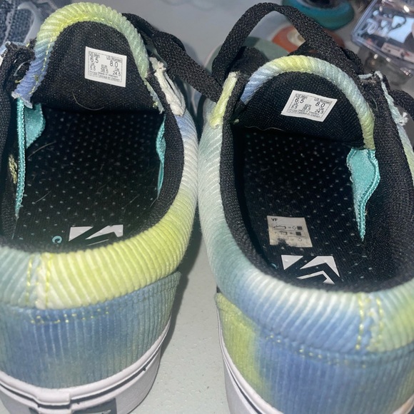 Vans - Picture 7 of 7